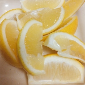 レモンやライムなどの綺麗な切り方☆汁が飛び散らない